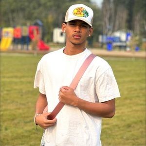 Meet your Posher, Rj